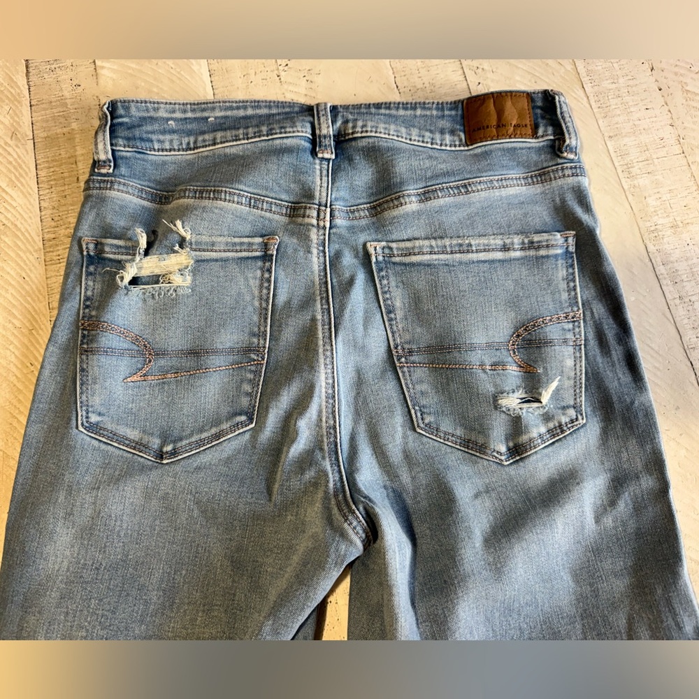 American Eagle Outfitters Light Blue Relaxed Jeans